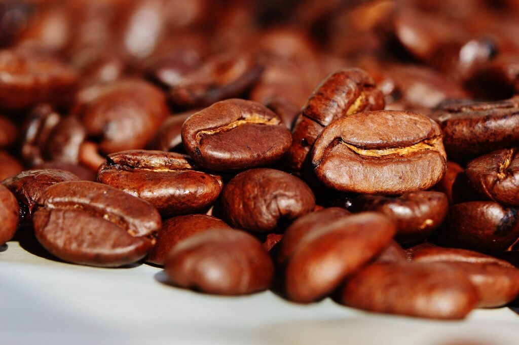 Image d'un amas de grains de café.